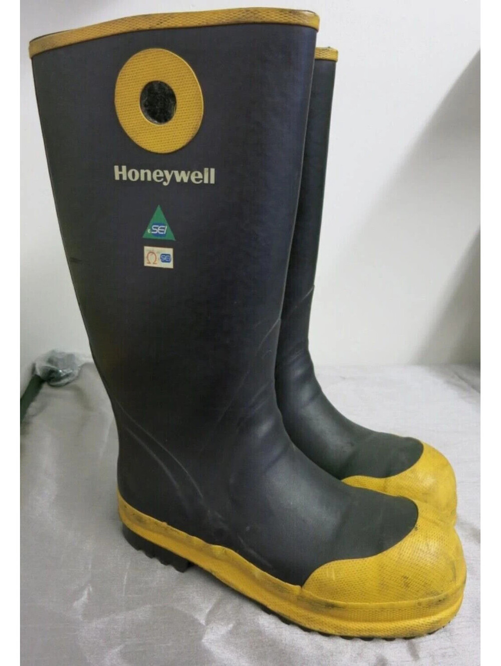 Honeywell Ranger Model 2600 Men’s US 9 M Insulated Firefighter Boots Hard toe